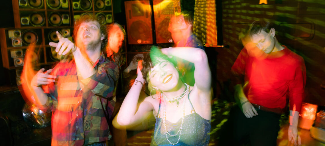 Barre Skik met The Tune, Krappe Sokken en The Depression Club