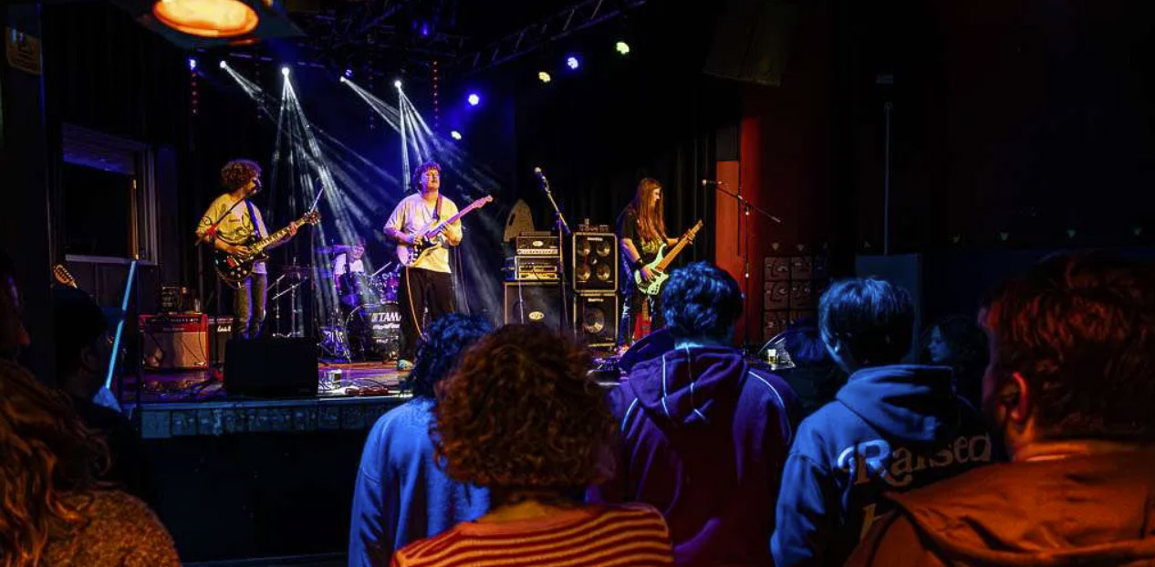 Donderpop met 70's Alive, Amplified en ... ook optreden? Laat het weten!